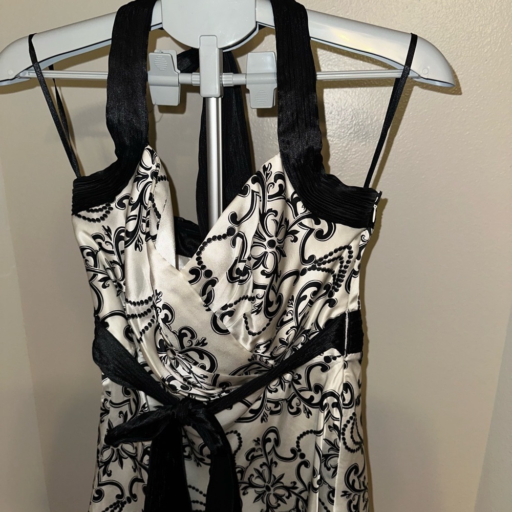 WHITE HOUSE BLACK MARKET SATIN HALTER BUSTIER CORSET TOP